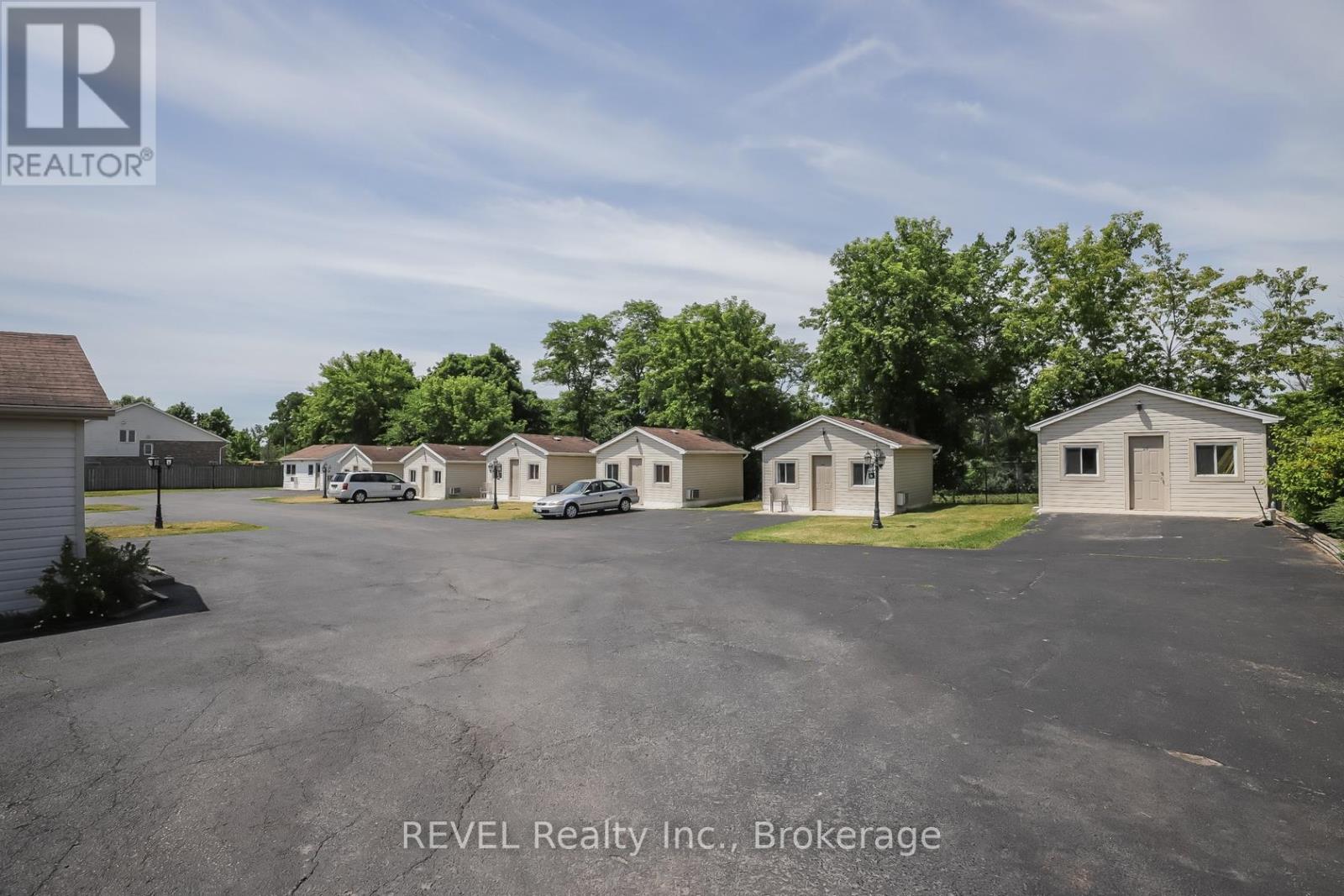 7104 Lundys Lane Property Photo 11