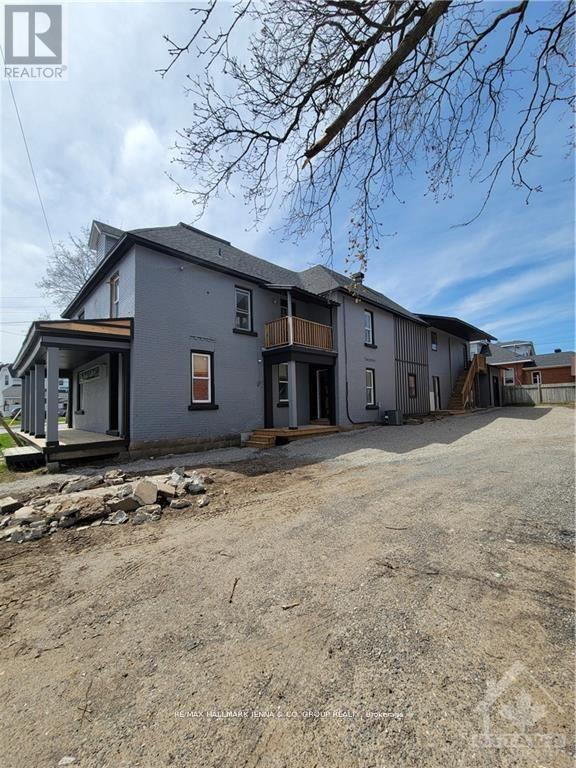 3 - 19 Lake Avenue W Property Photo 2