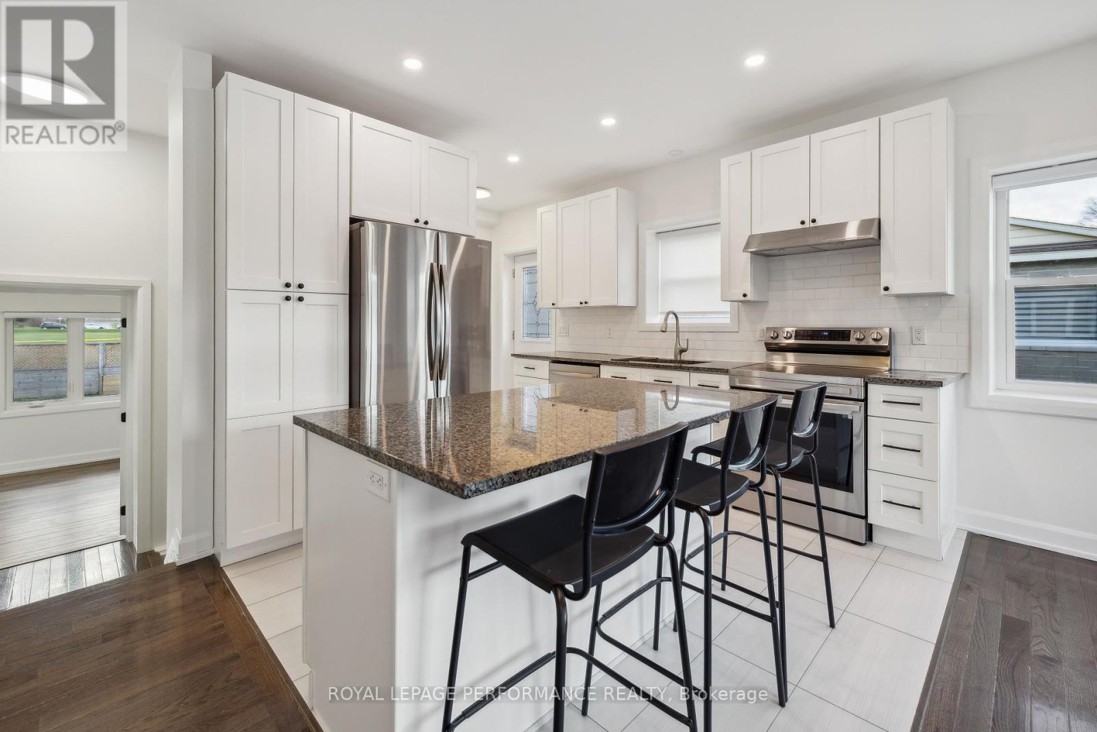 1459 Laurier Street Property Photo 7