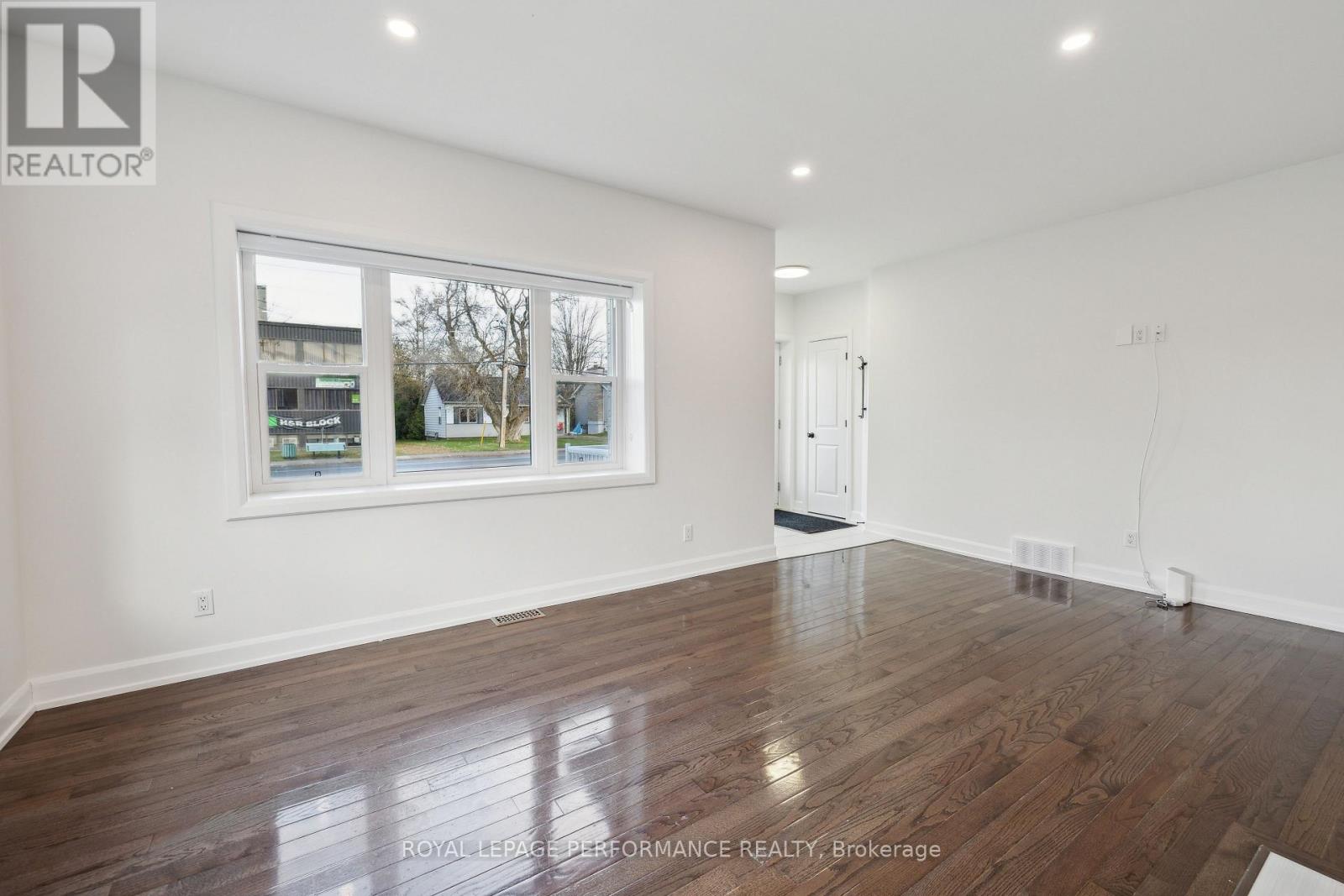 1459 Laurier Street Property Photo 16