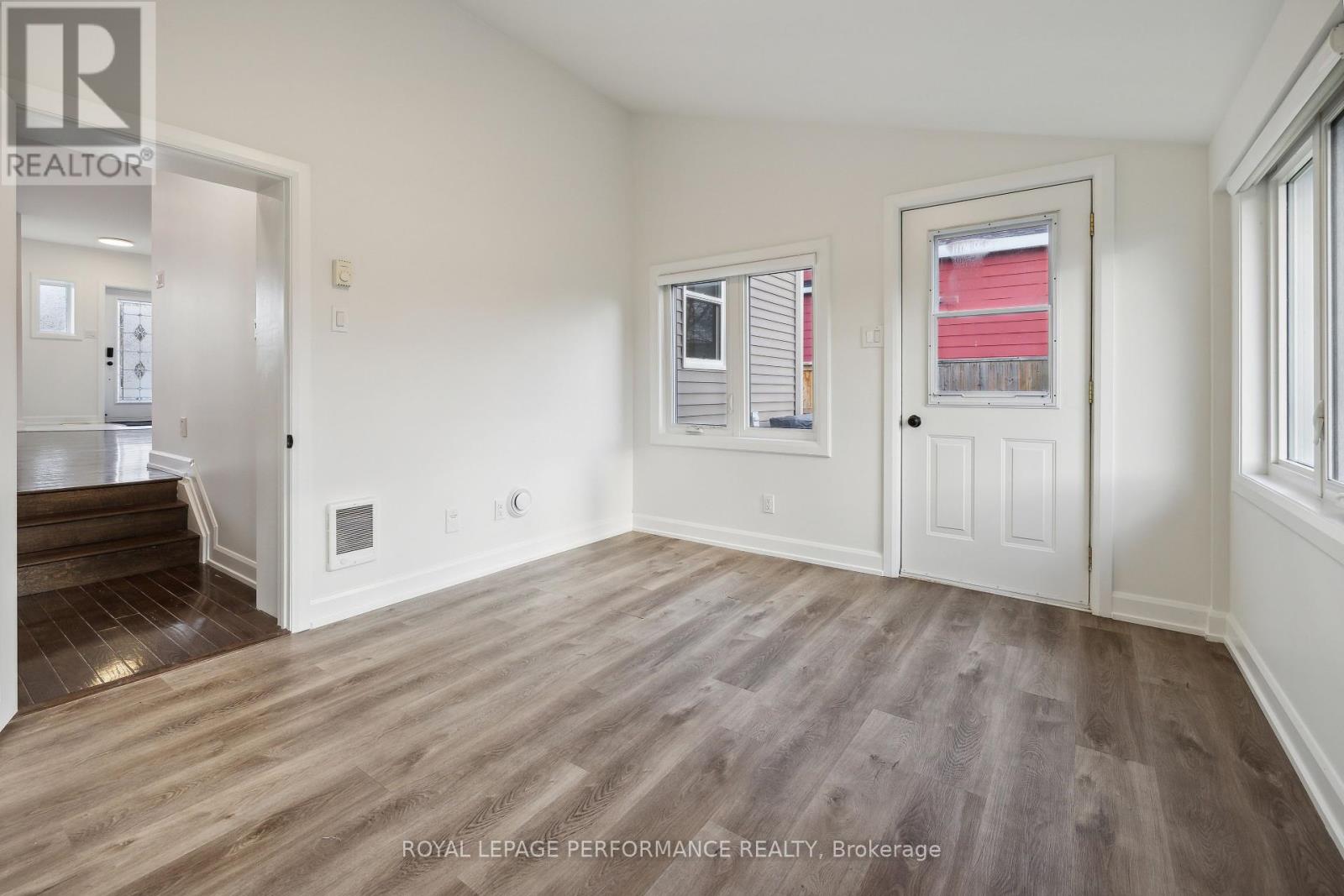 1459 Laurier Street Property Photo 23