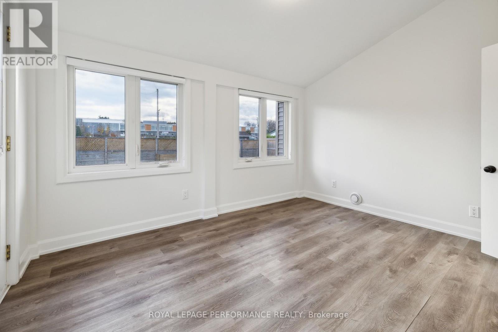 1459 Laurier Street Property Photo 25