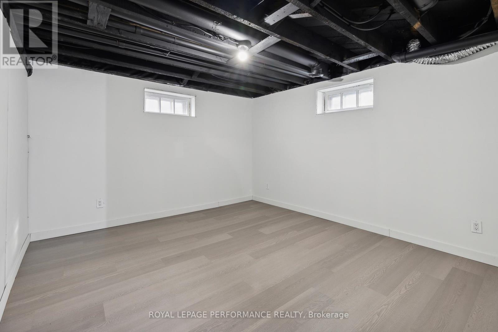 1459 Laurier Street Property Photo 32