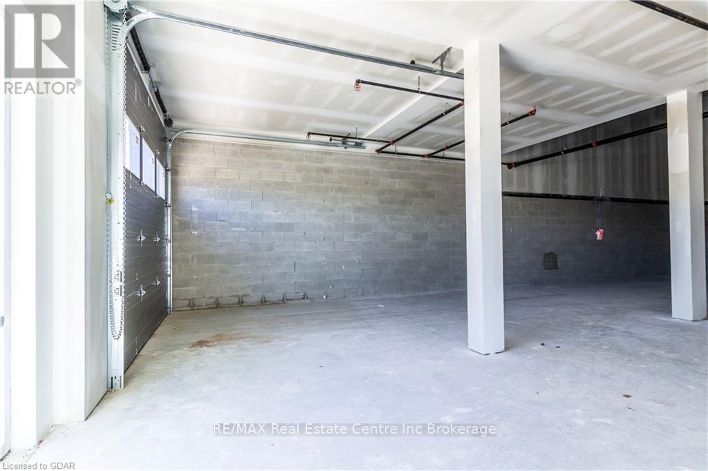 23 - 587 Hanlon Creek Boulevard Property Photo 5