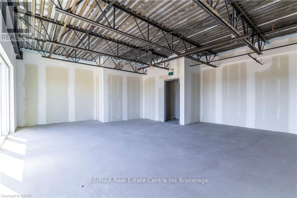 26 - 589 Hanlon Creek Boulevard Property Photo 9