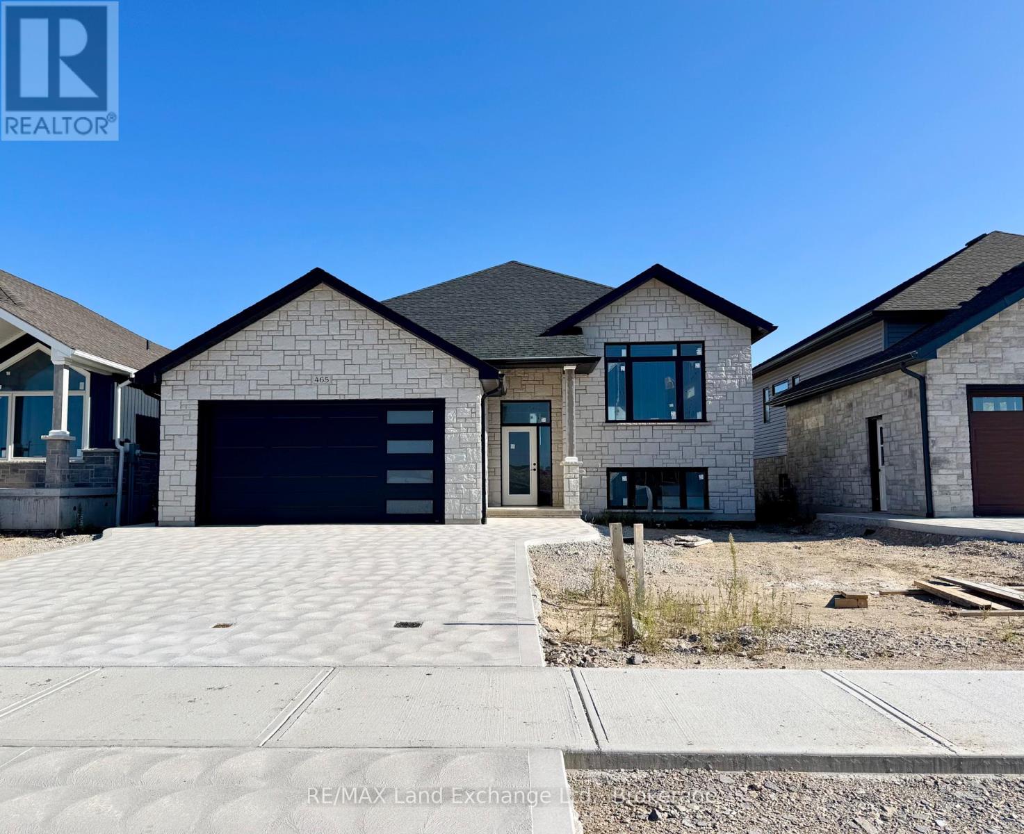465 NORTHPORT DRIVE