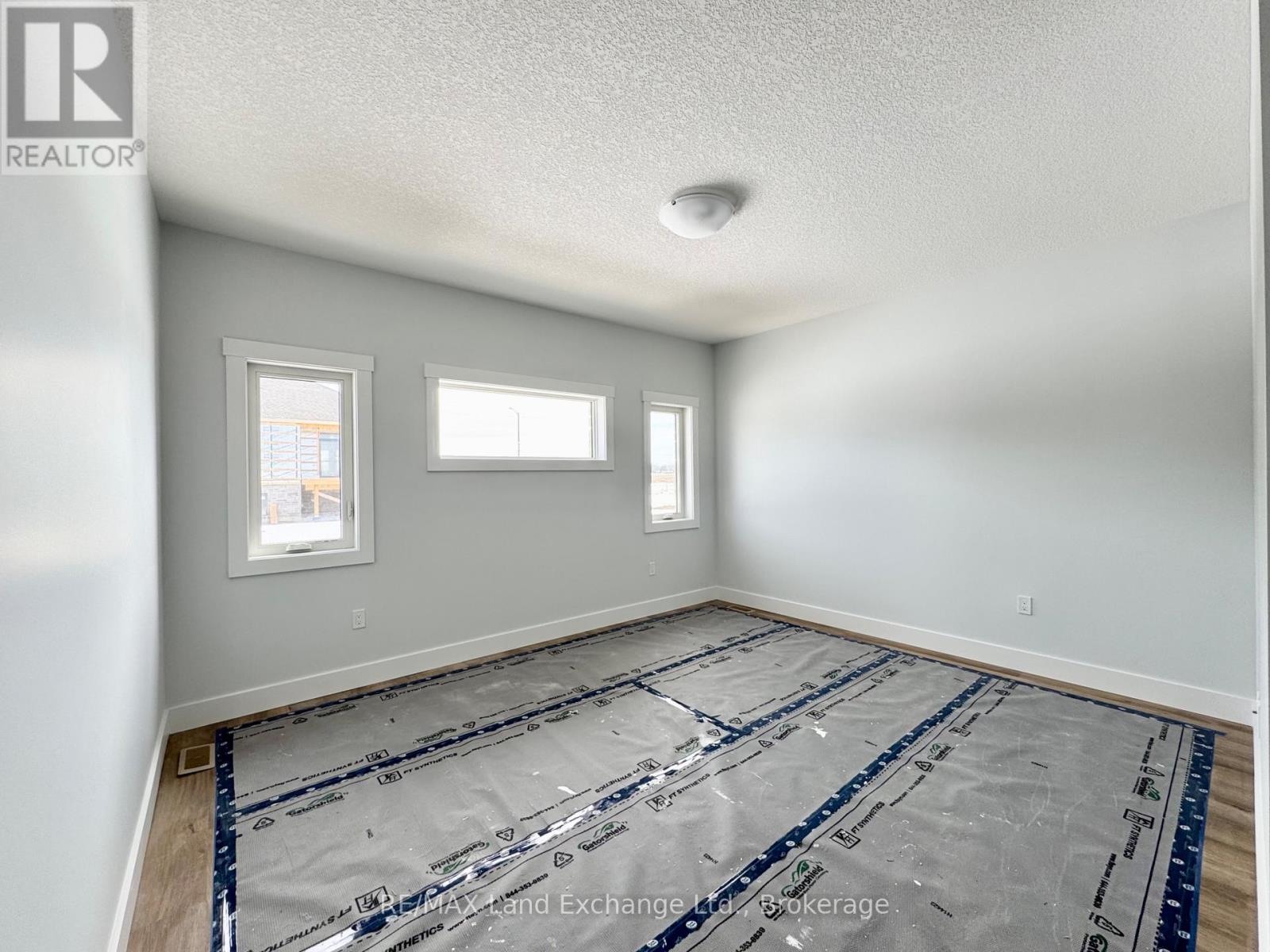 358 Ivings Drive Property Photo 8