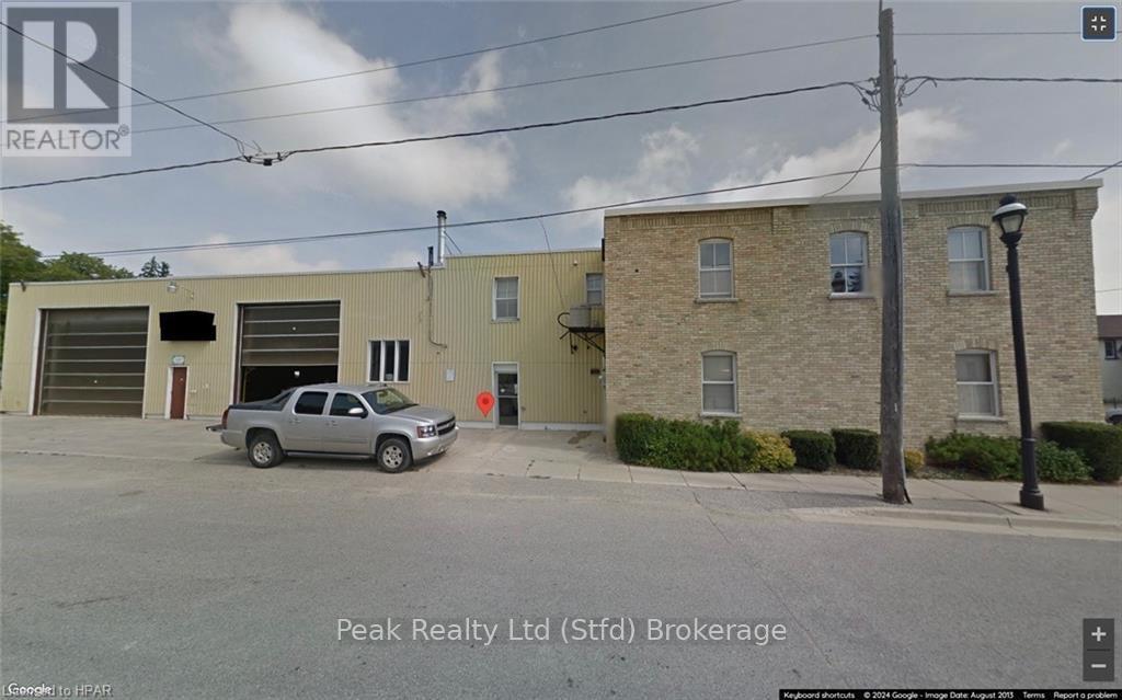 383 Queen Street Property Photo 2