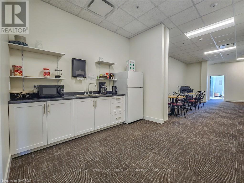 208 - 1020 Goderich Street Property Photo 23