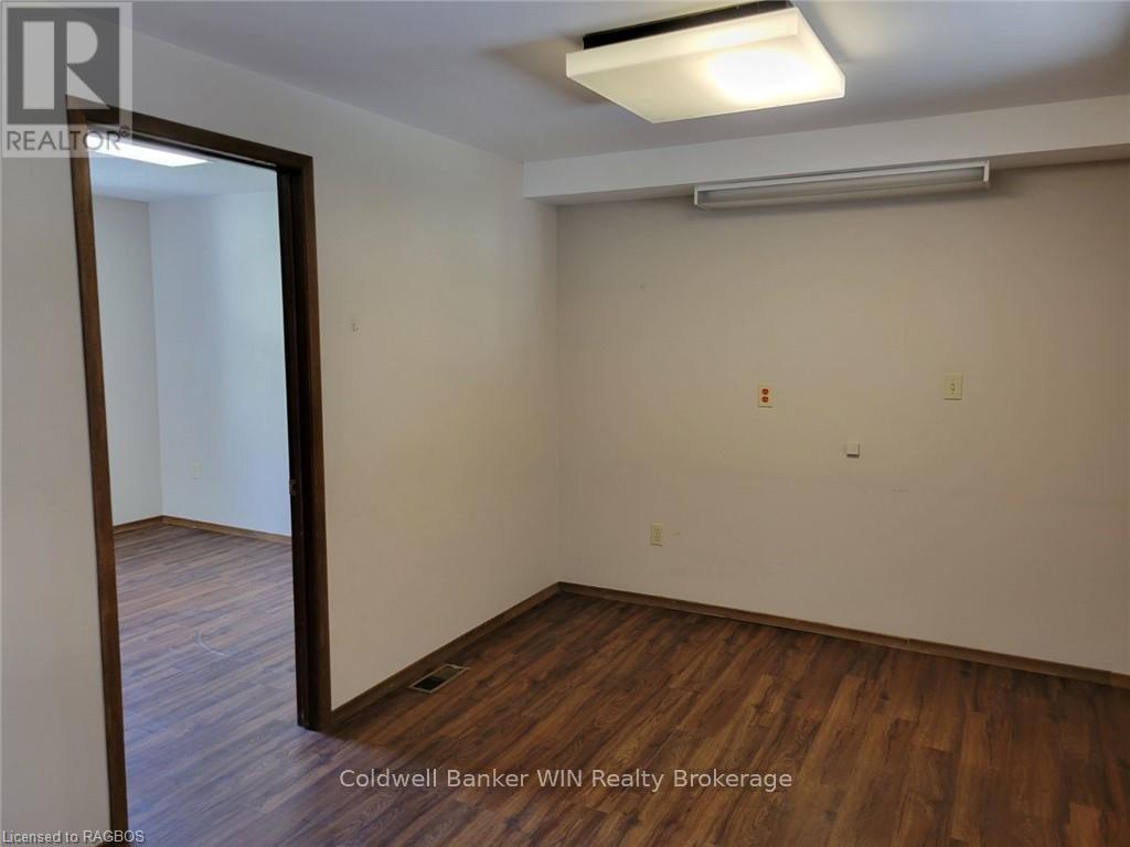120 King Street E Property Photo 13