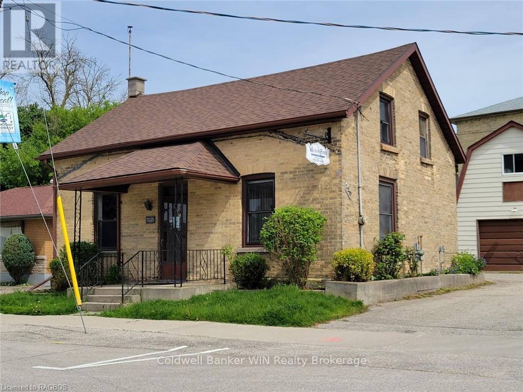 120 King Street E Property Photo 1