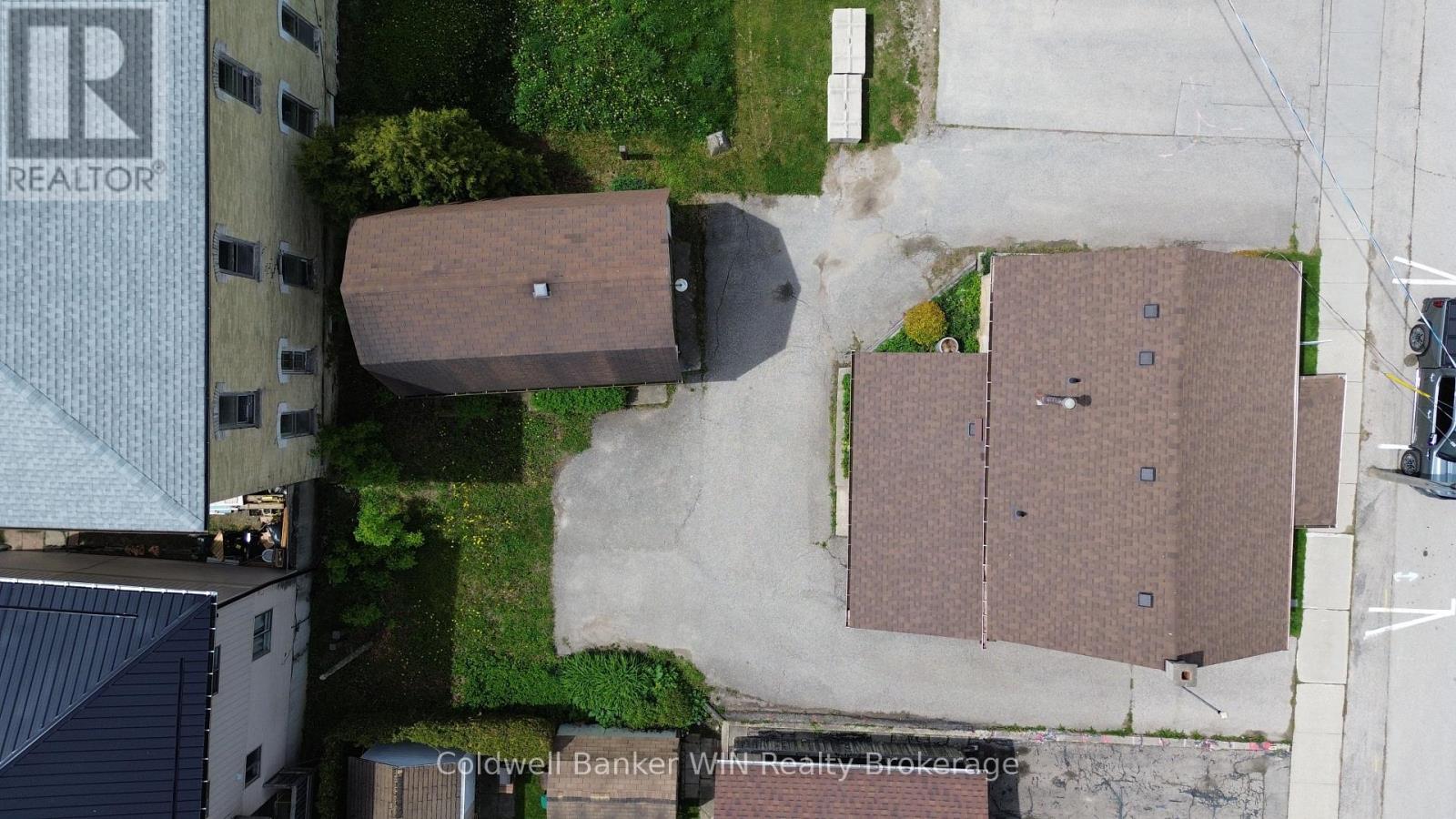120 King Street E Property Photo 5