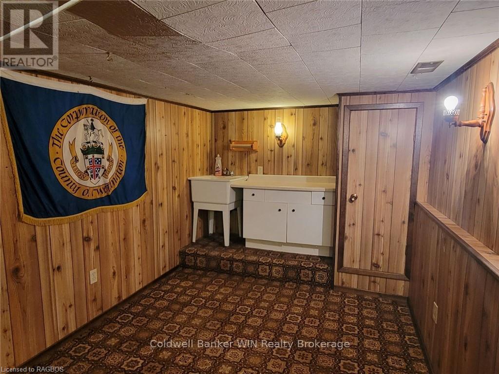 120 King Street E Property Photo 12