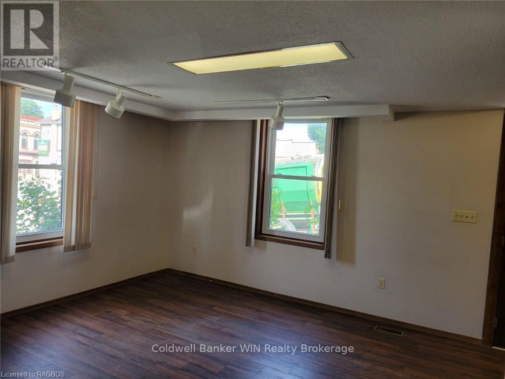 120 King Street E Property Photo 20