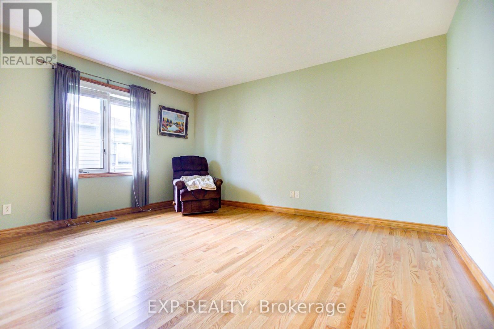 3 Maitland Street Property Photo 9