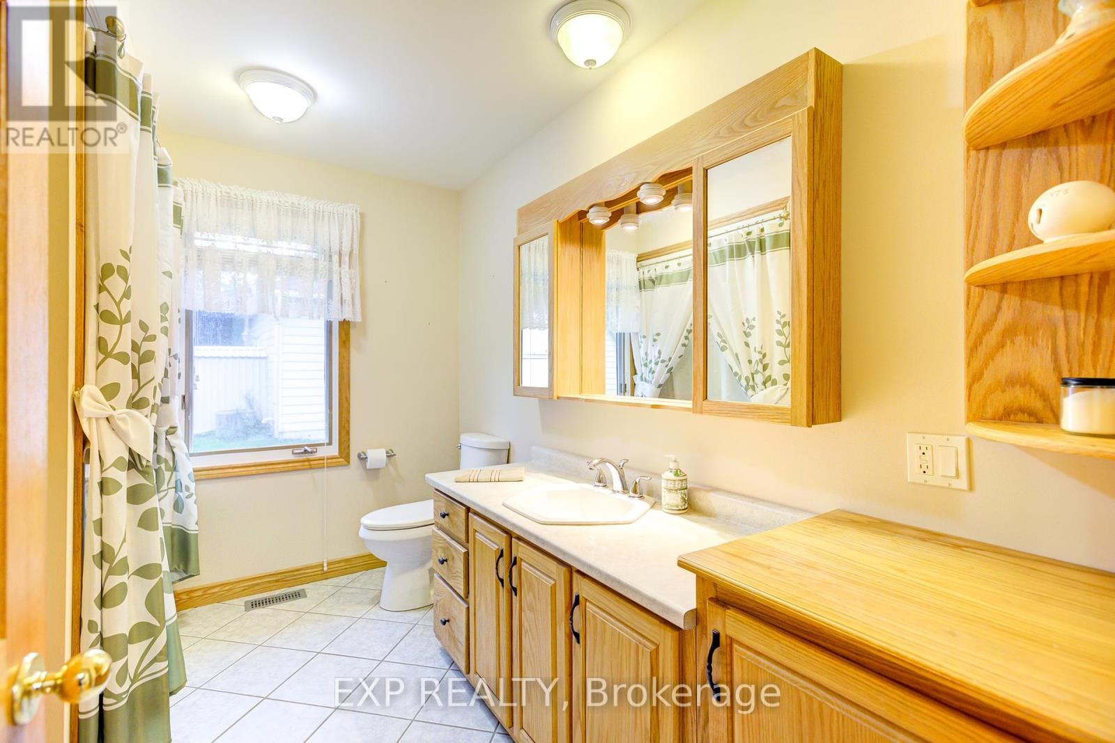 3 Maitland Street Property Photo 11