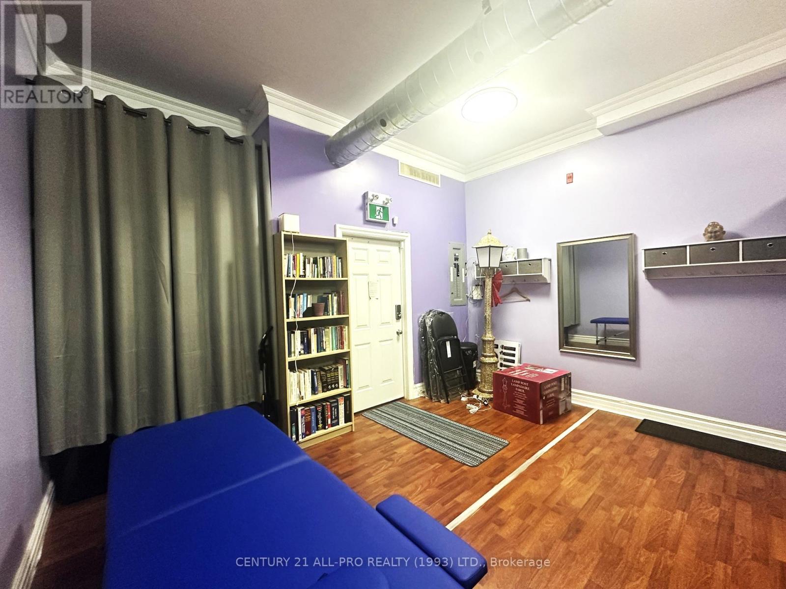 A&b - 79 King Street W Property Photo 16
