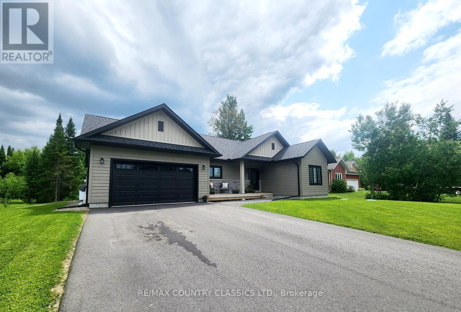 8 Bancroft Ridge Drive Property Photo 1