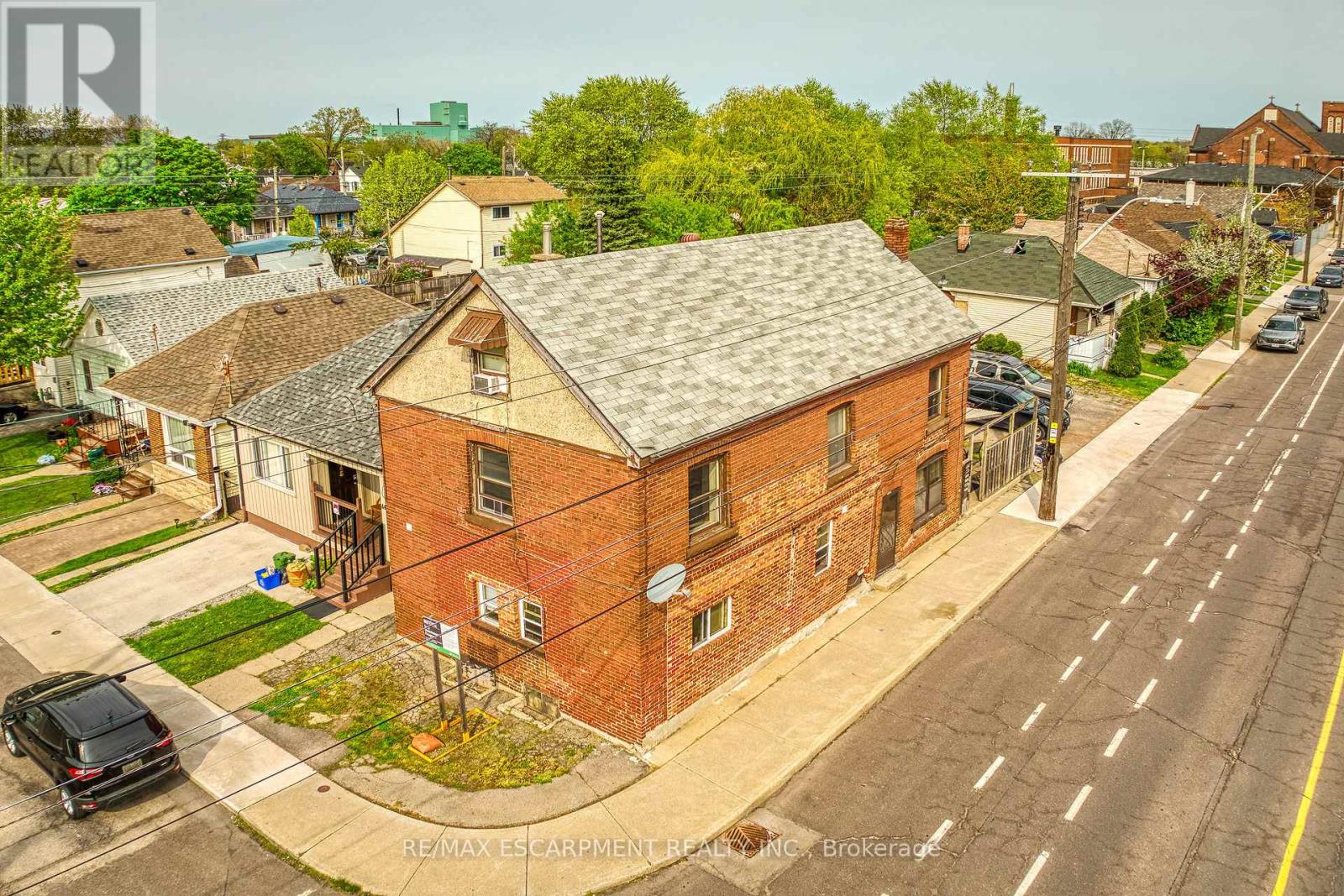 1367 Cannon Street E Property Photo 1