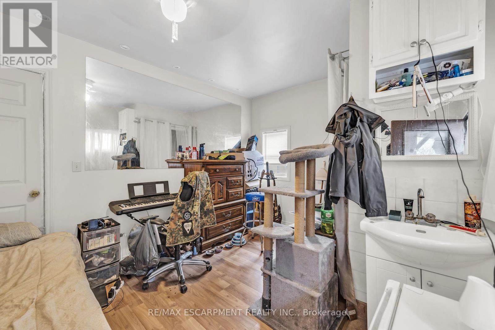 1367 Cannon Street E Property Photo 9