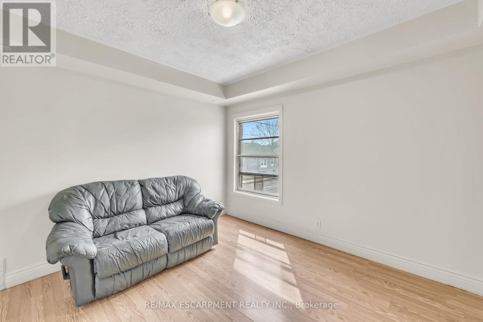 1367 Cannon Street E Property Photo 18