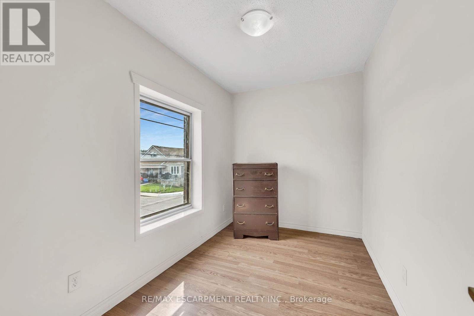 1367 Cannon Street E Property Photo 21