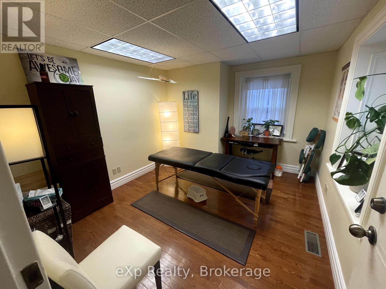 15 Mcnab Street Property Photo 8