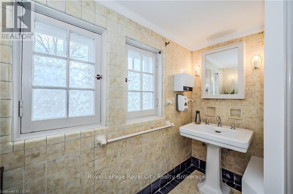 25 Waterloo Avenue Property Photo 28