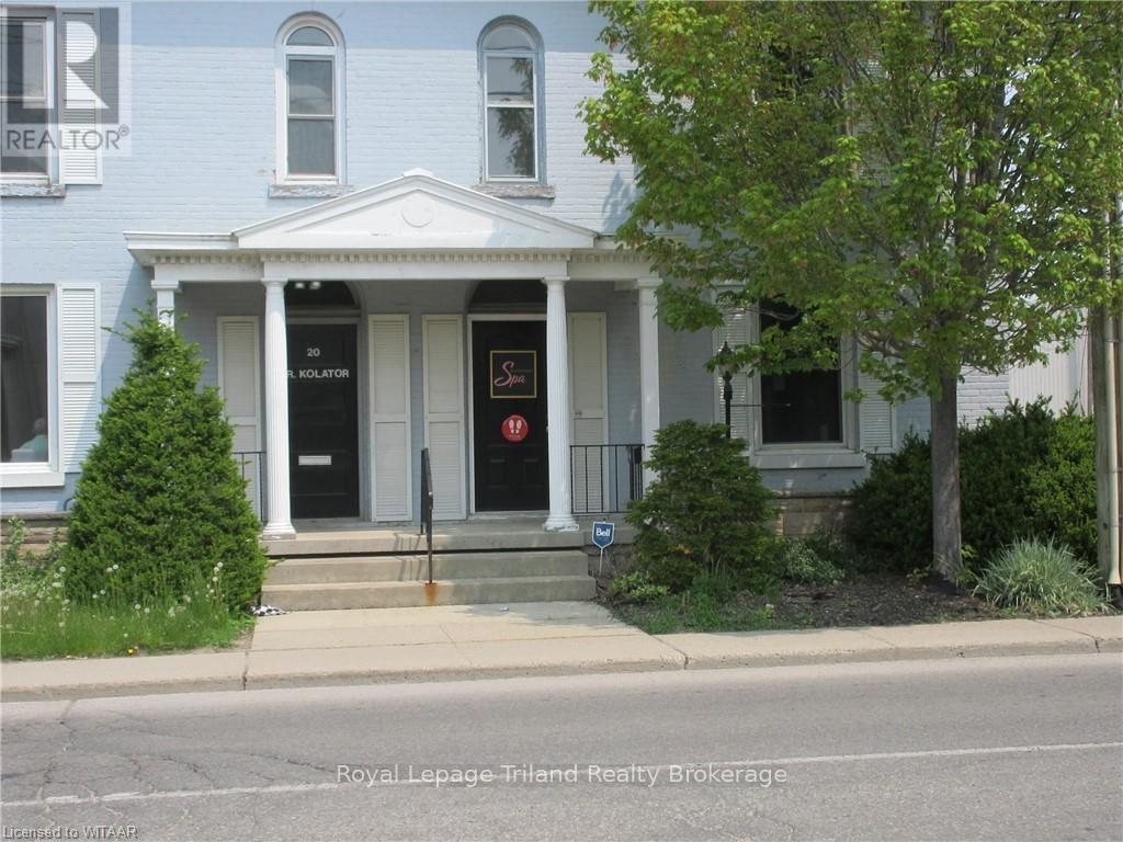 18 Wellington Street N Property Photo 2