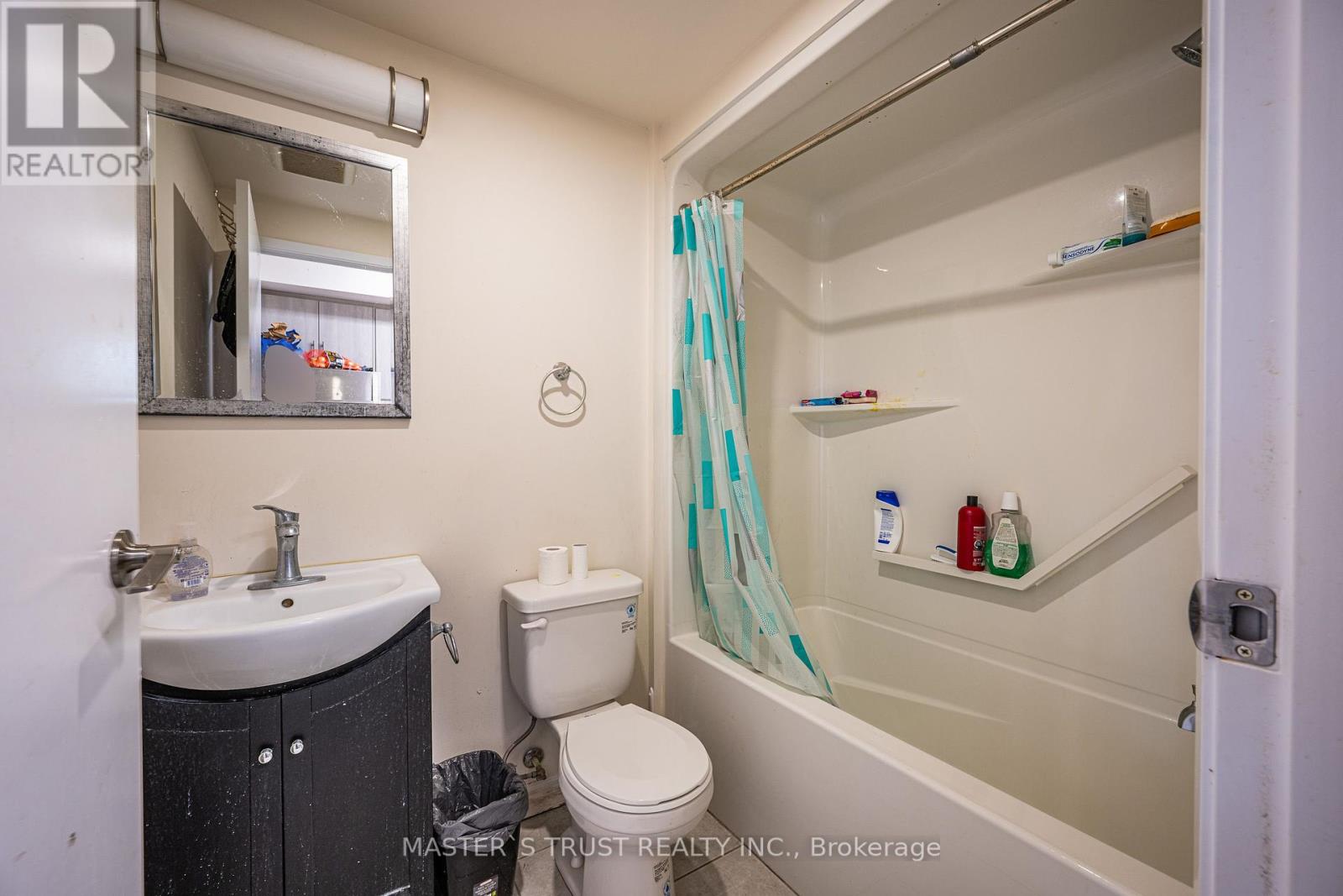 210 - 246 Lester Street Property Photo 12