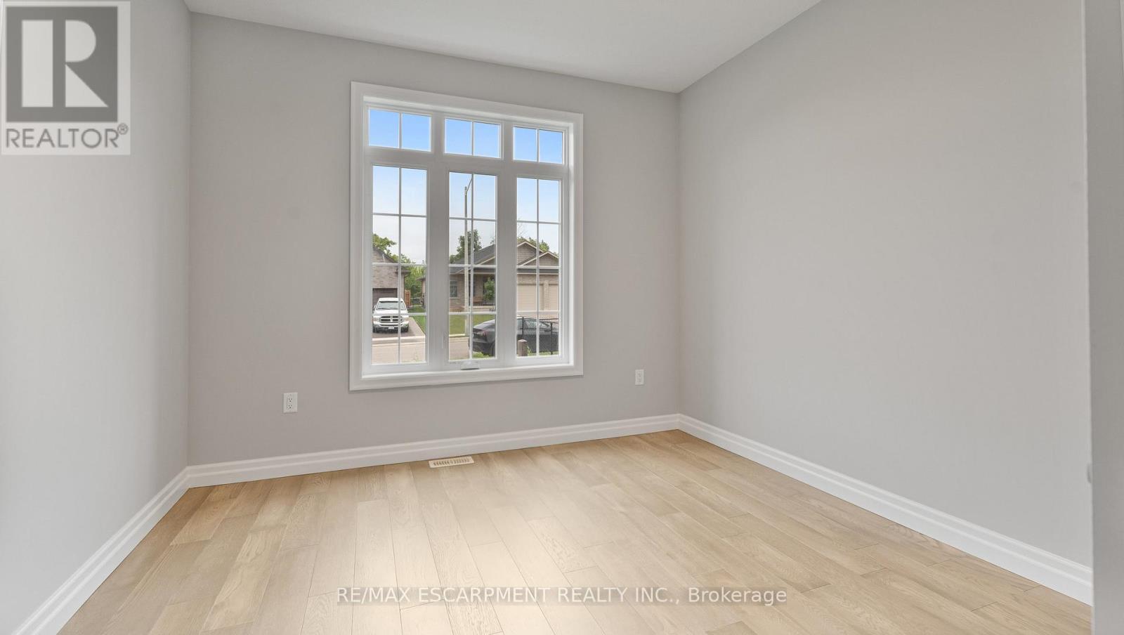 45 Vanrooy Trail Property Photo 7
