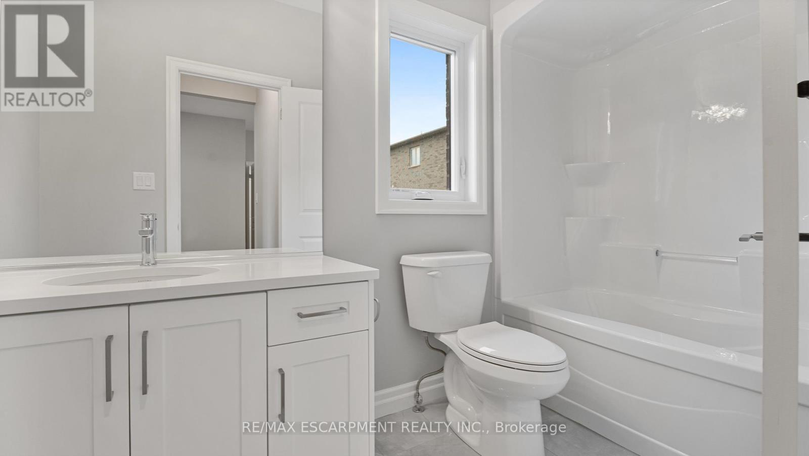 45 Vanrooy Trail Property Photo 8