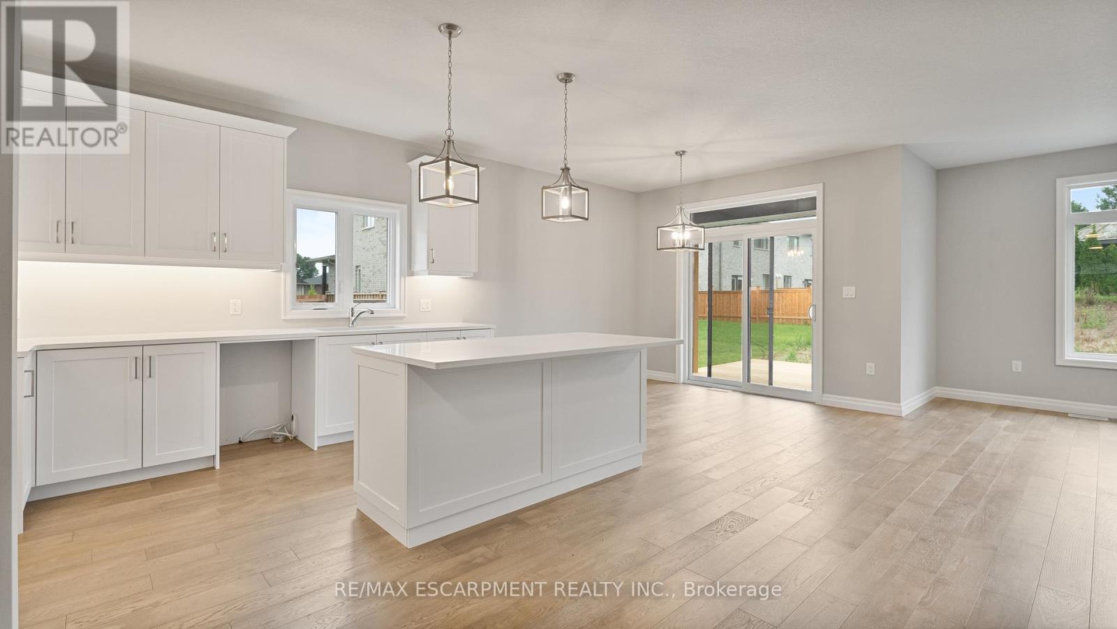 45 Vanrooy Trail Property Photo 12