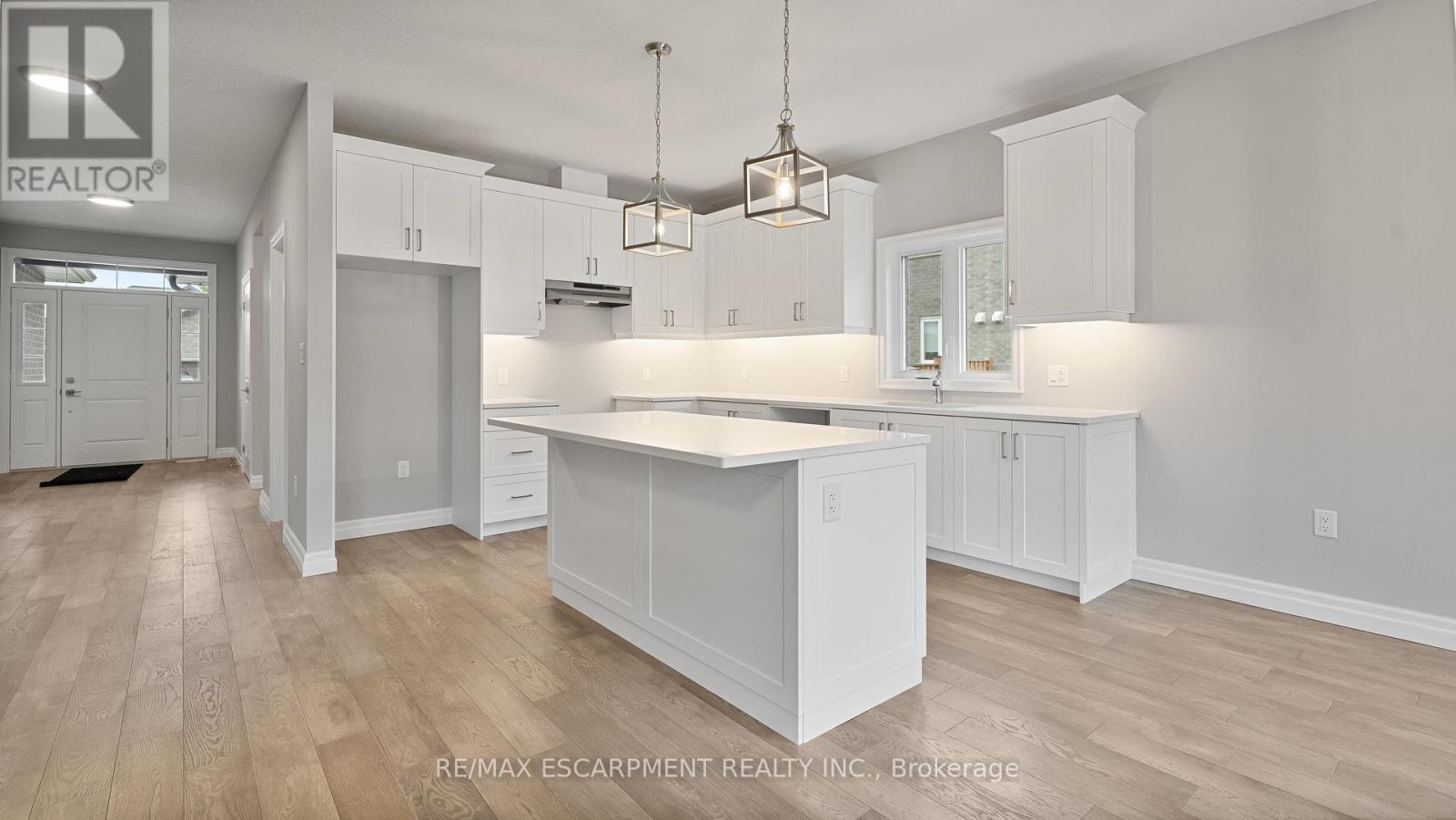 45 Vanrooy Trail Property Photo 14