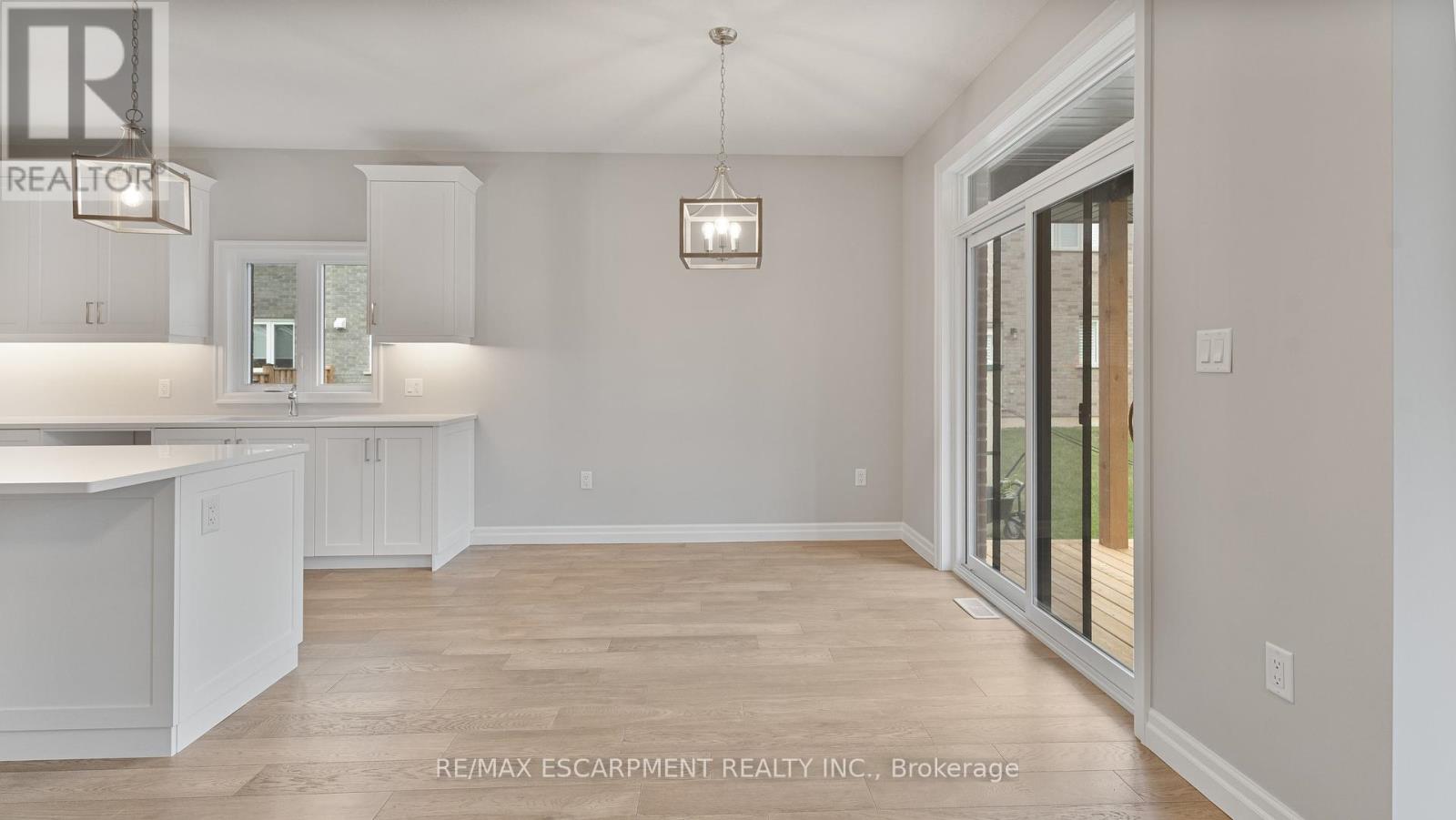 45 Vanrooy Trail Property Photo 17