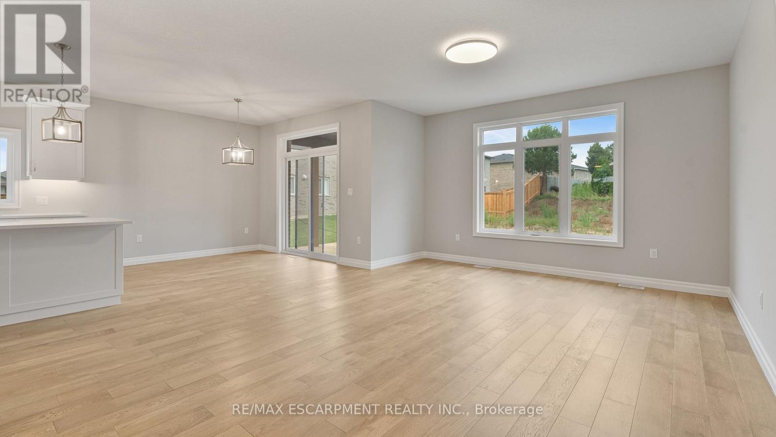 45 Vanrooy Trail Property Photo 19