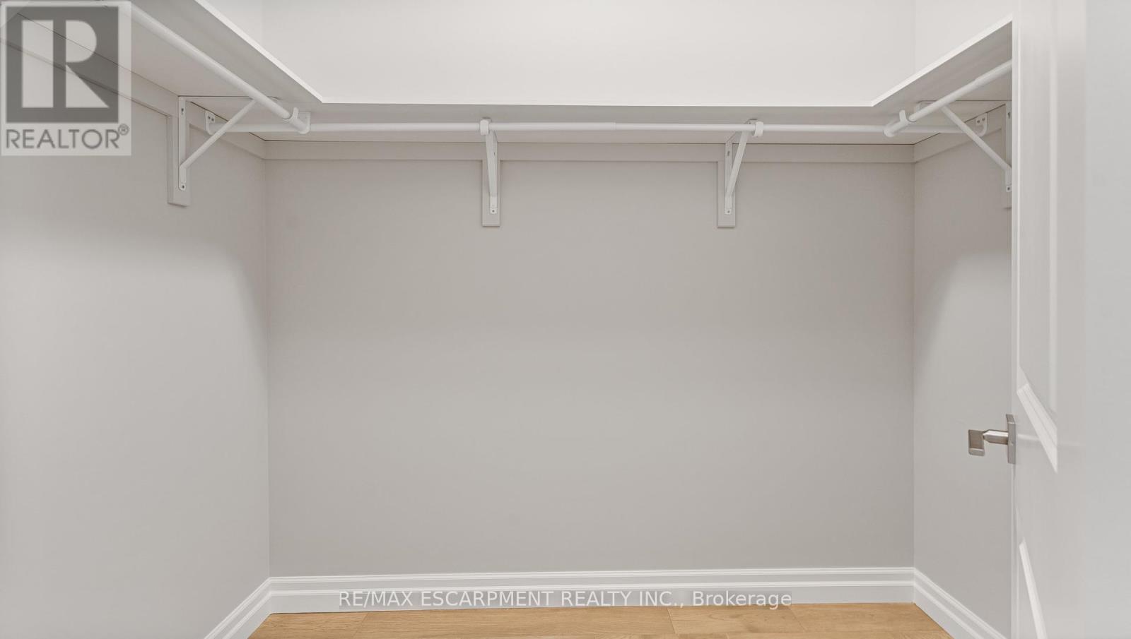 45 Vanrooy Trail Property Photo 22