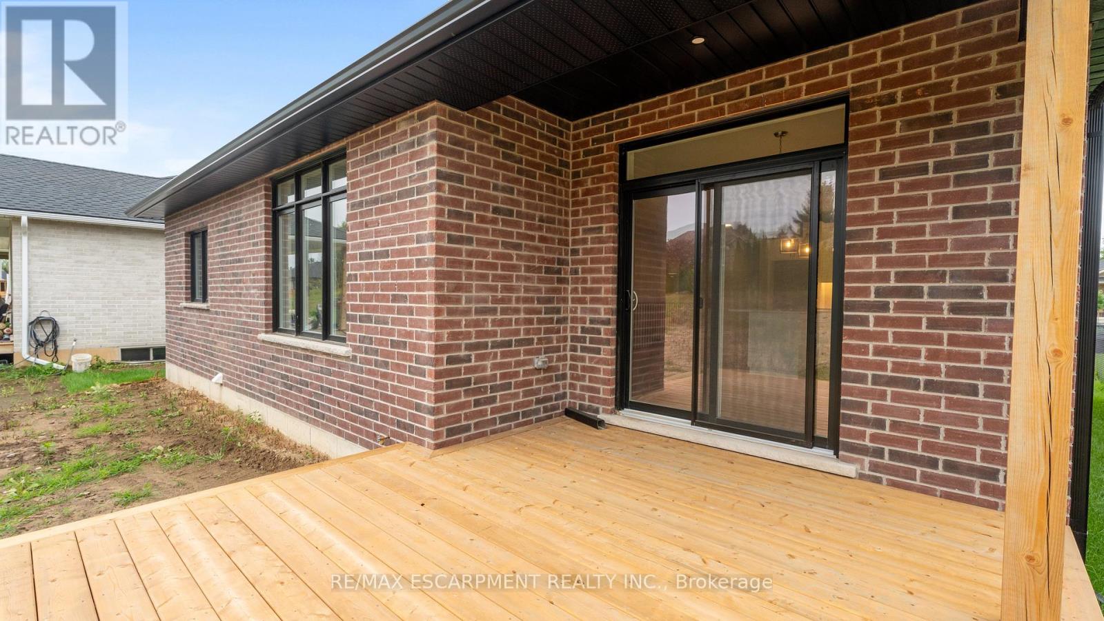 45 Vanrooy Trail Property Photo 24