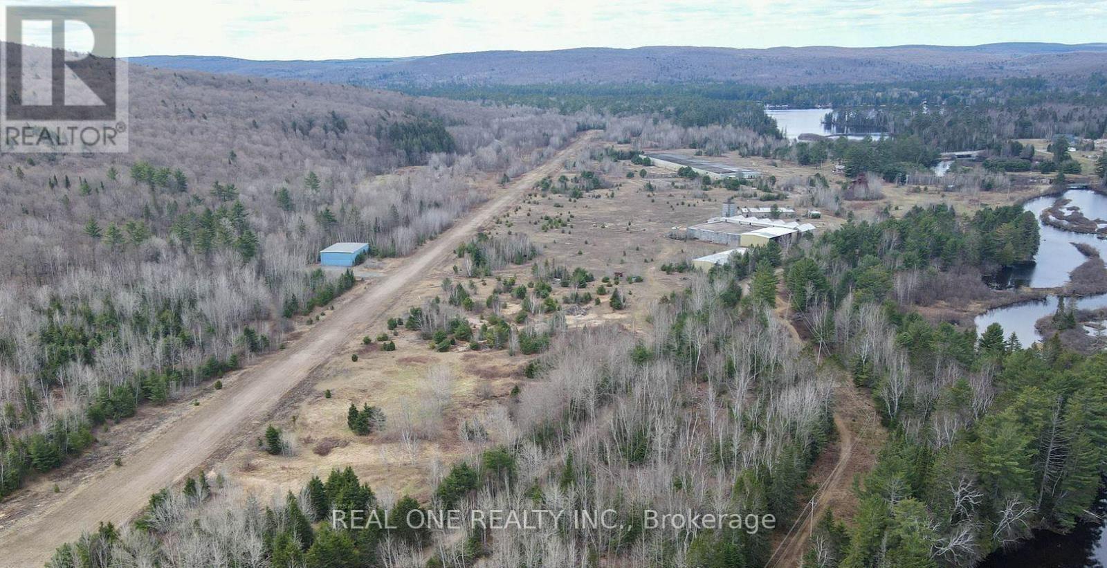 4002 Elephant Lake Road Property Photo 3