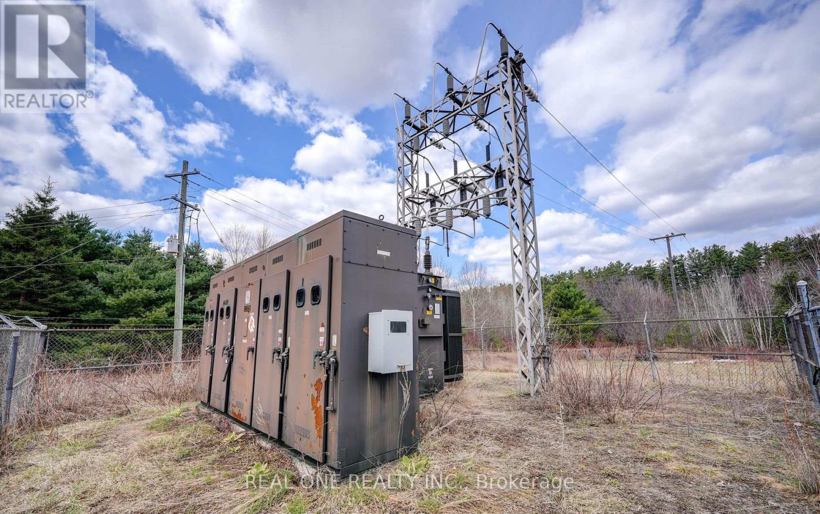 4002 Elephant Lake Road Property Photo 8