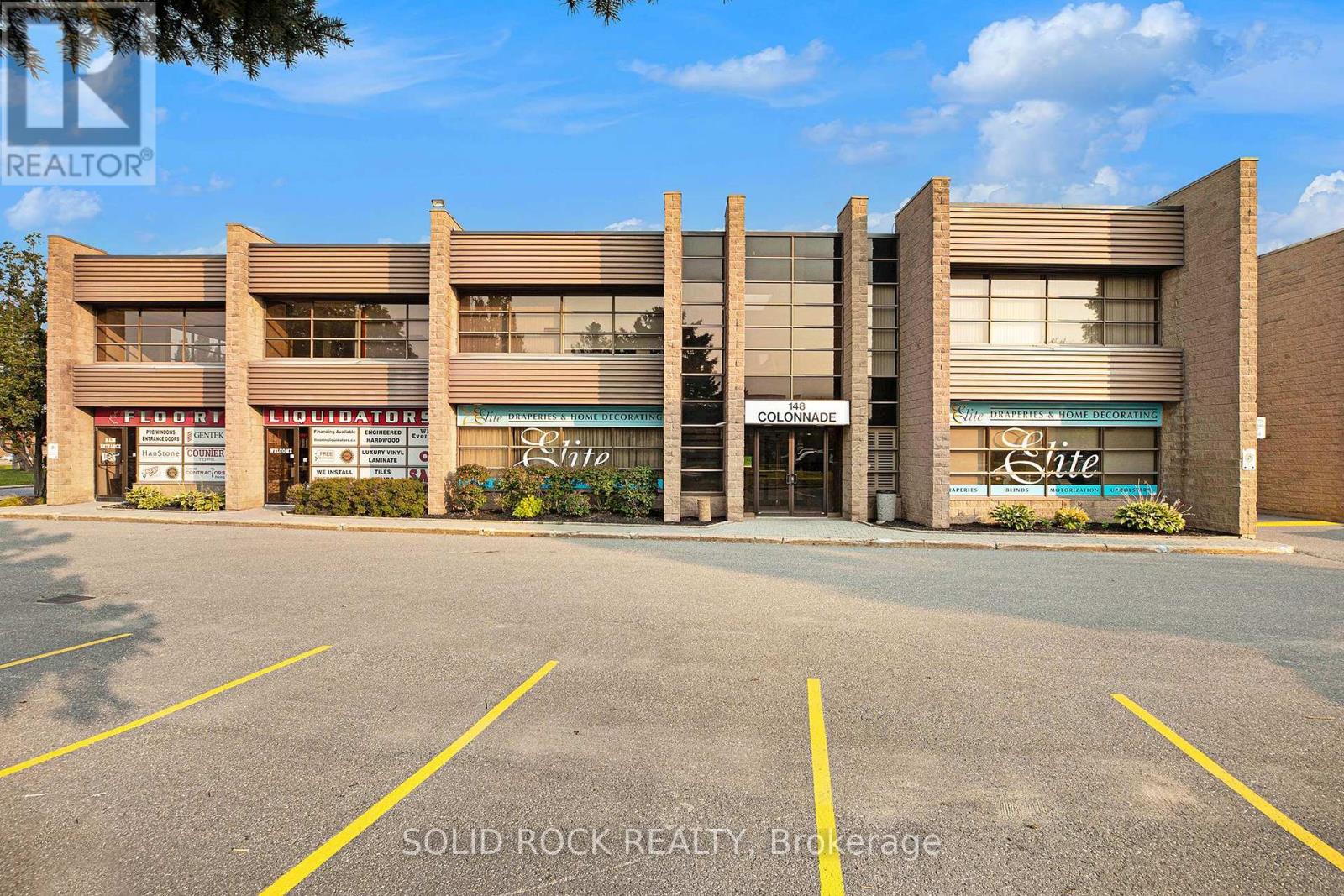6,8 - 148 Colonnade Road Property Photo 4