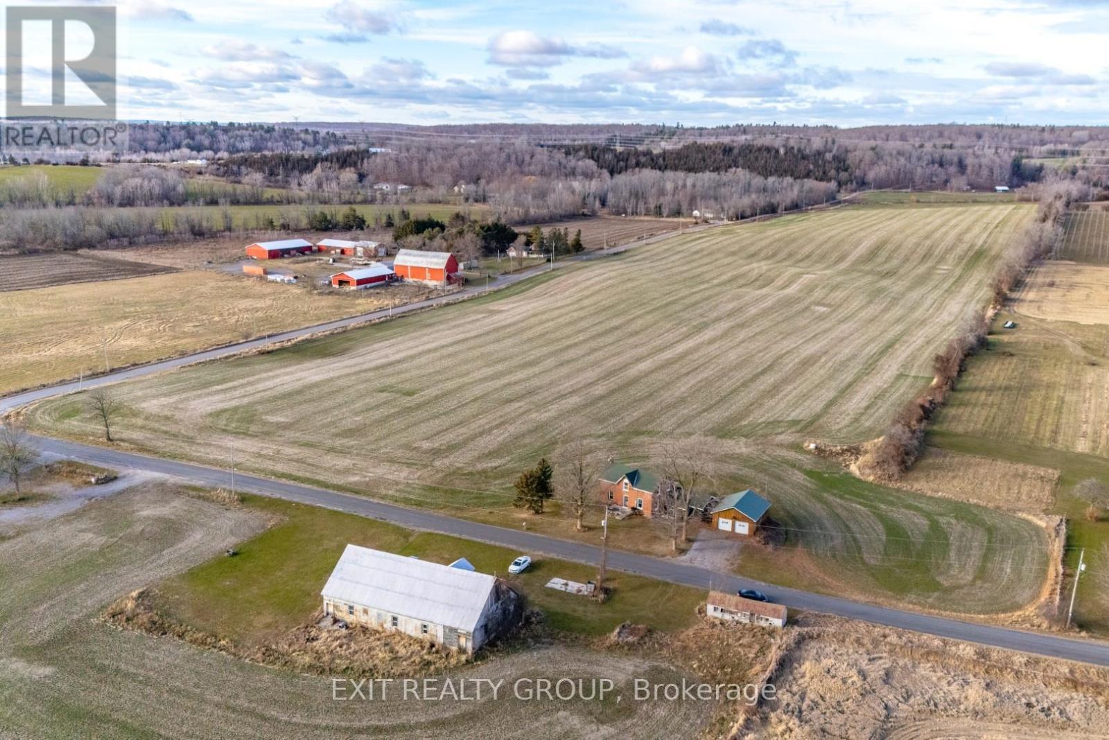 926 Grills Road Property Photo 1
