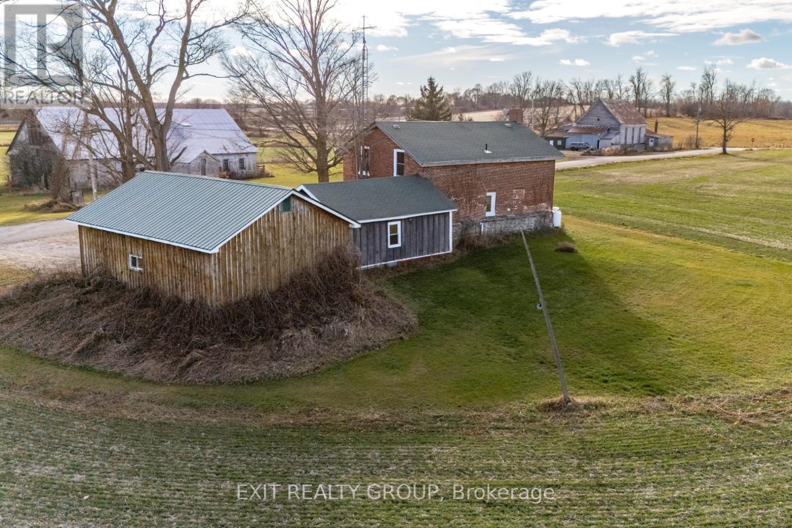 926 Grills Road Property Photo 5