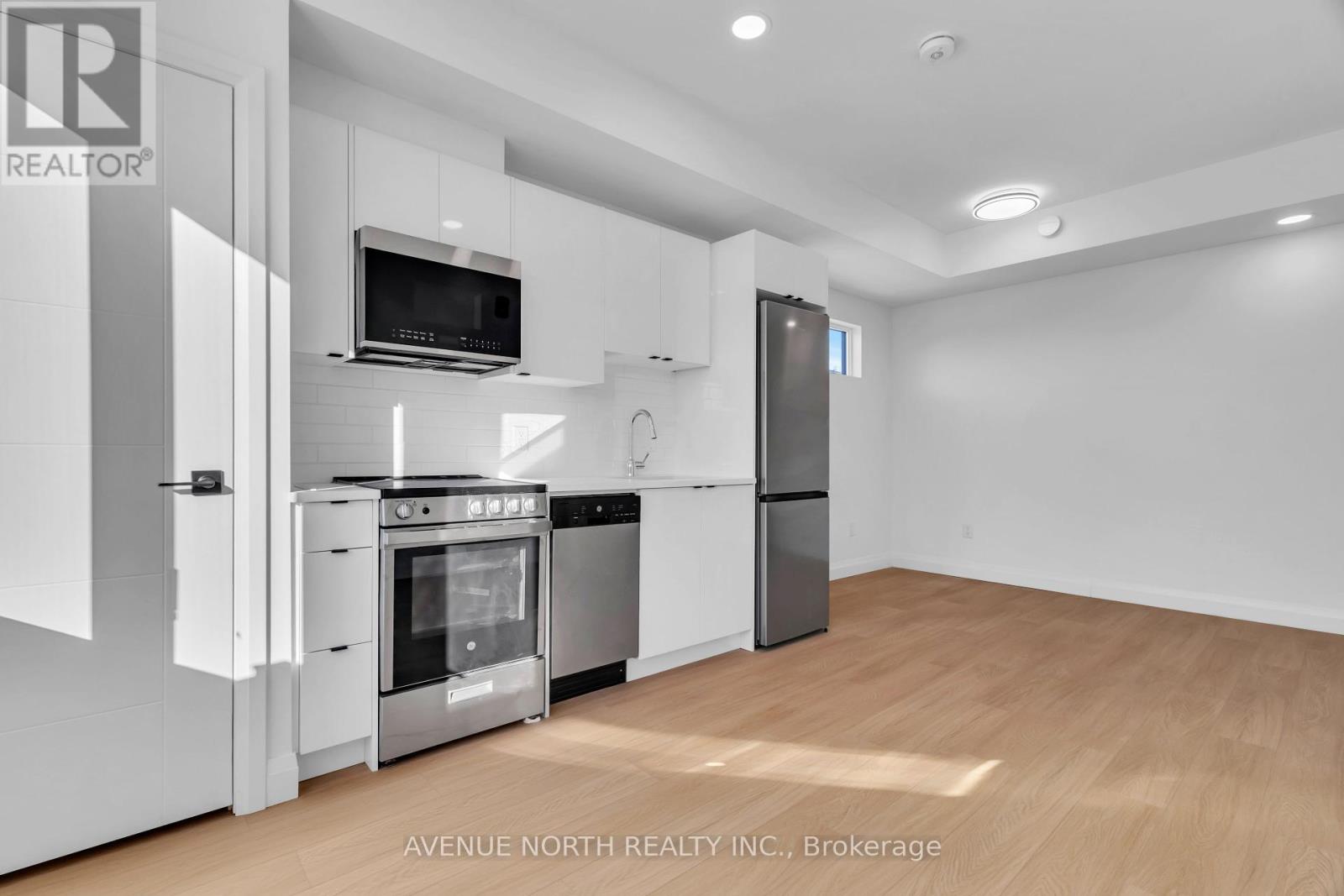 101 - 368 Tweedsmuir Avenue Property Photo 4