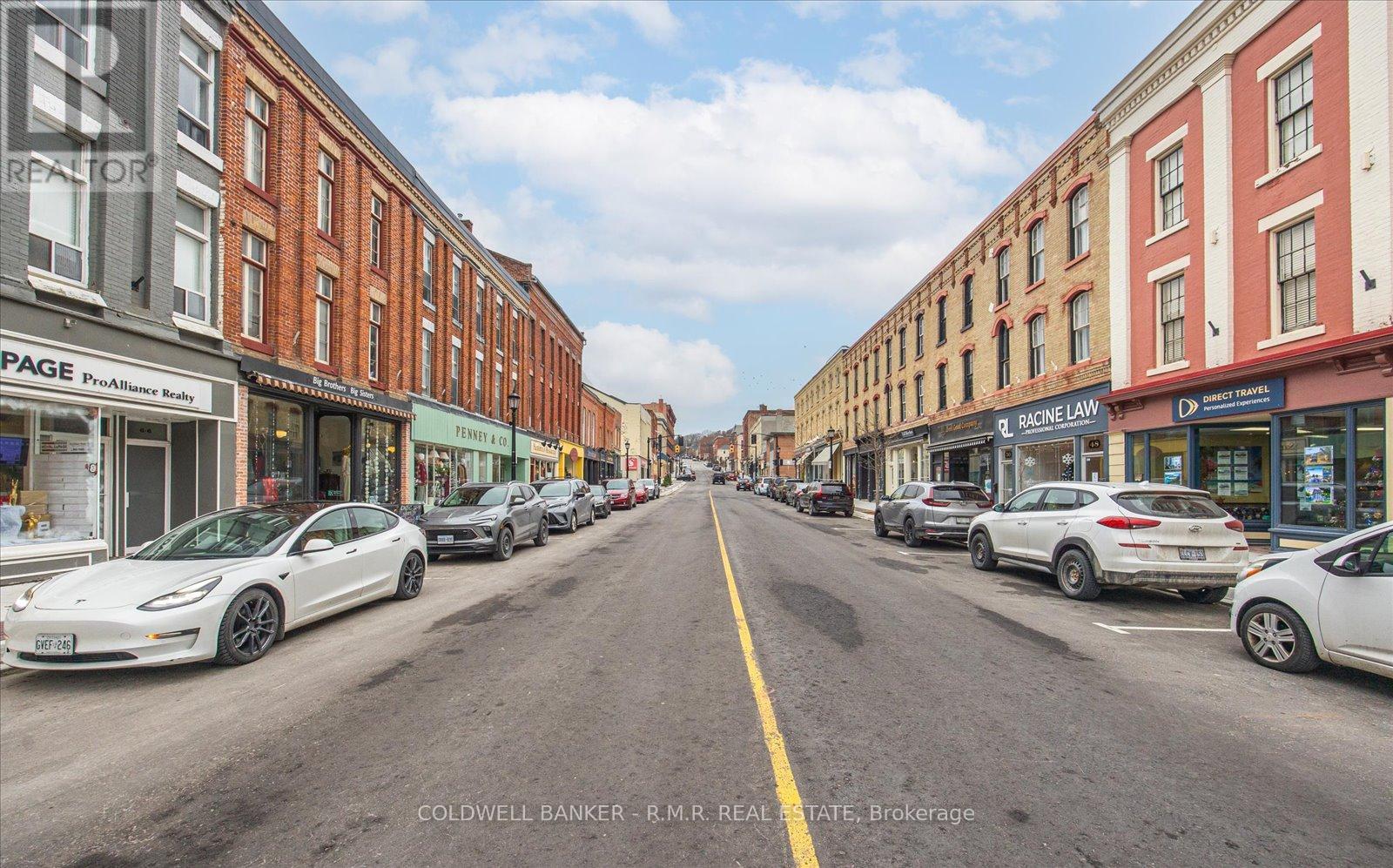 301 - 38 Walton Street Property Photo 4