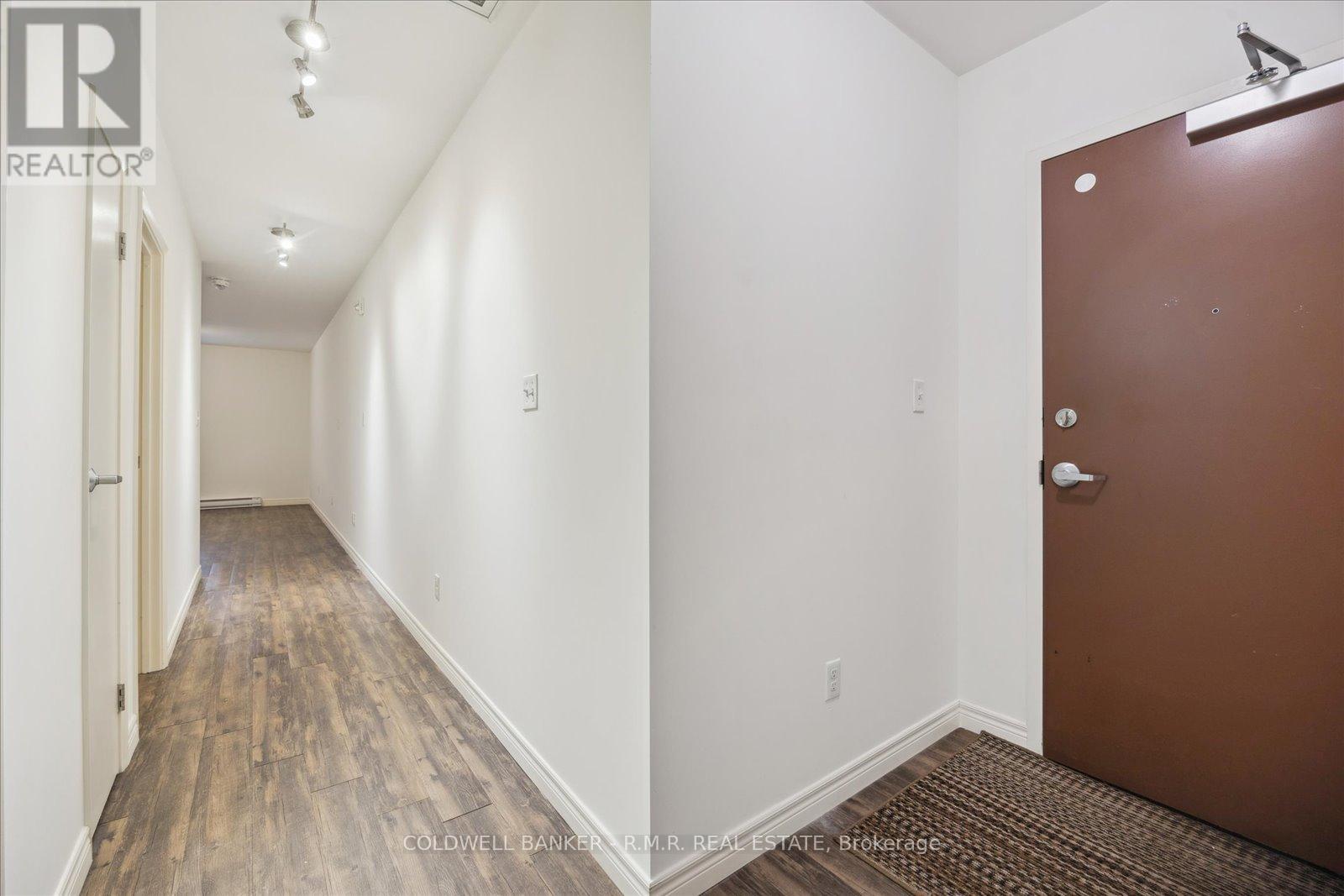 301 - 38 Walton Street Property Photo 5
