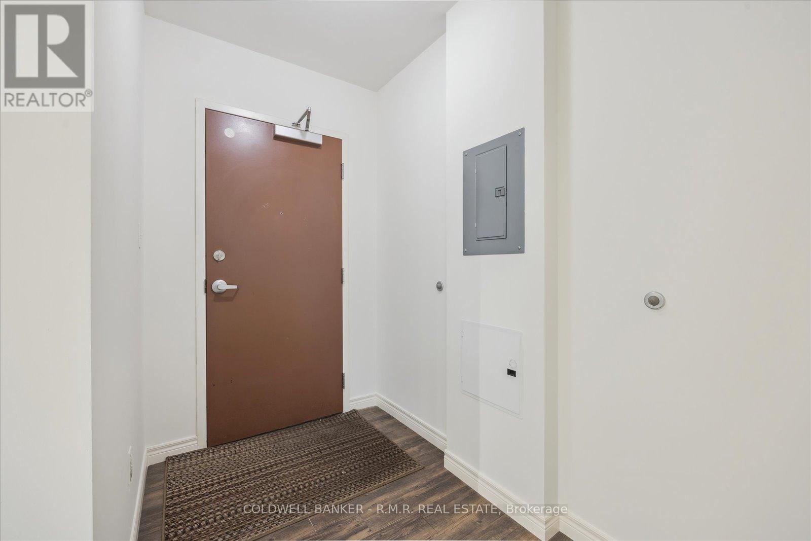 301 - 38 Walton Street Property Photo 6