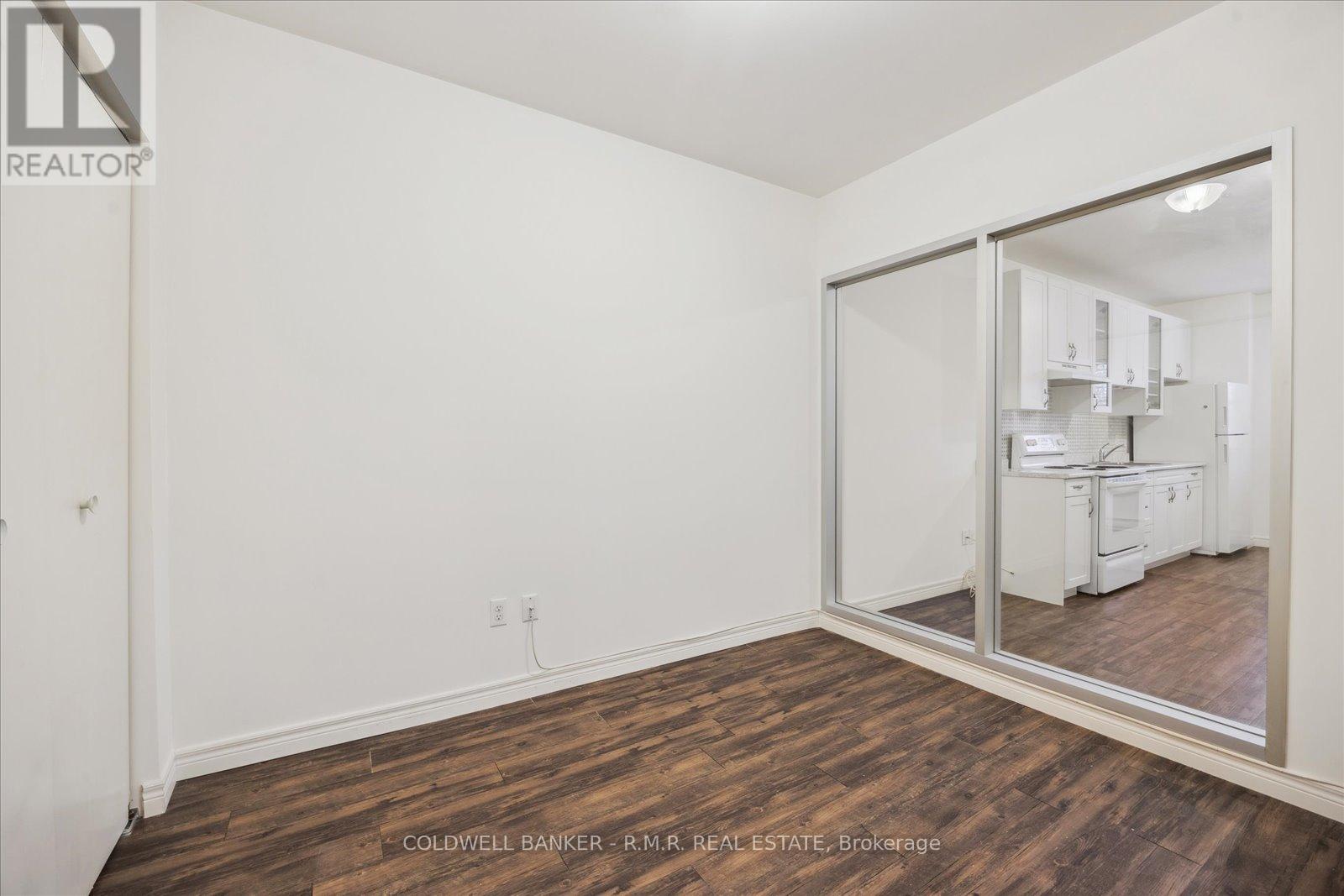 301 - 38 Walton Street Property Photo 7