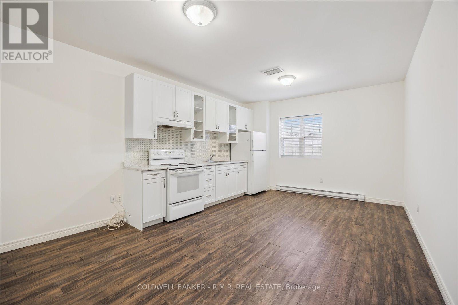 301 - 38 Walton Street Property Photo 9