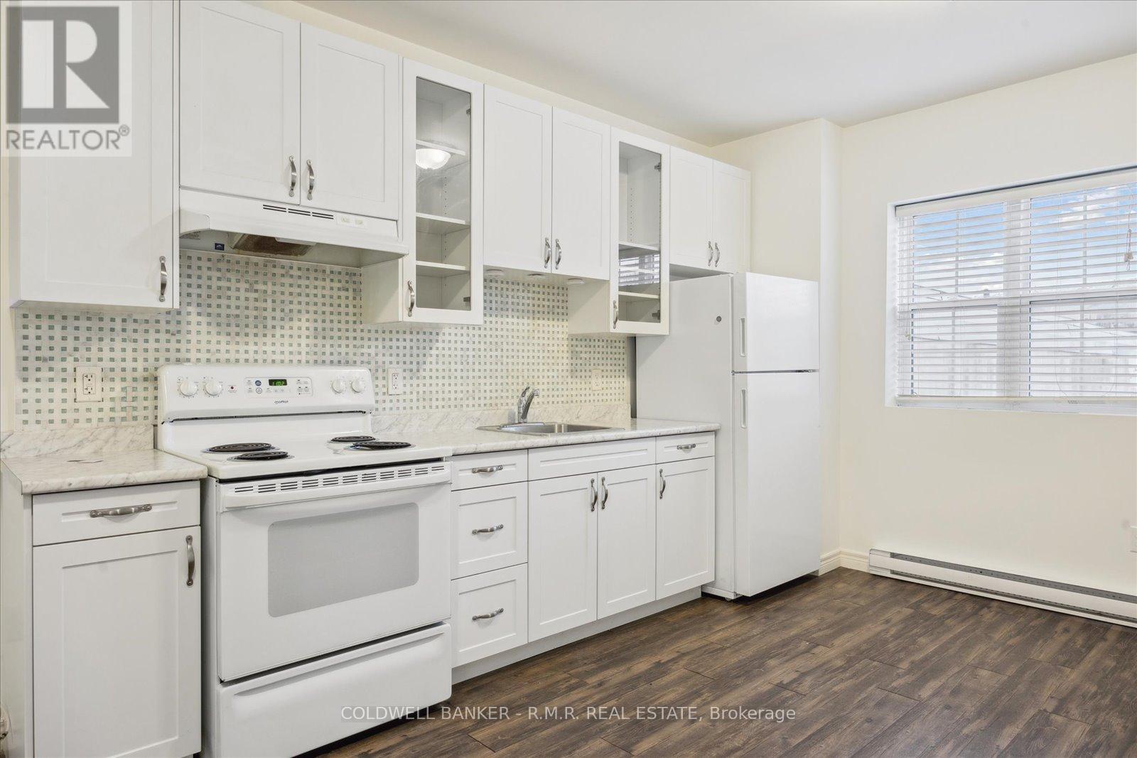 301 - 38 Walton Street Property Photo 12